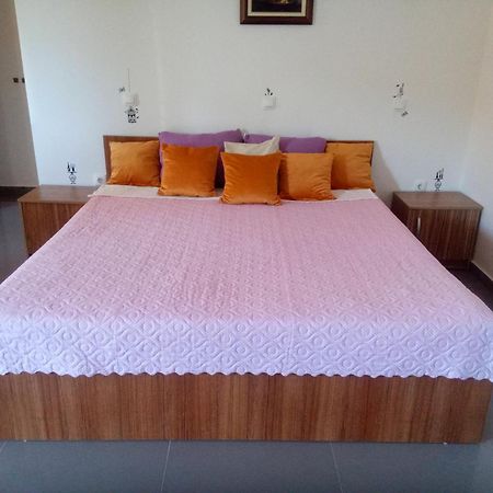Yard House Trpejca Hotel Ohrid Værelse billede