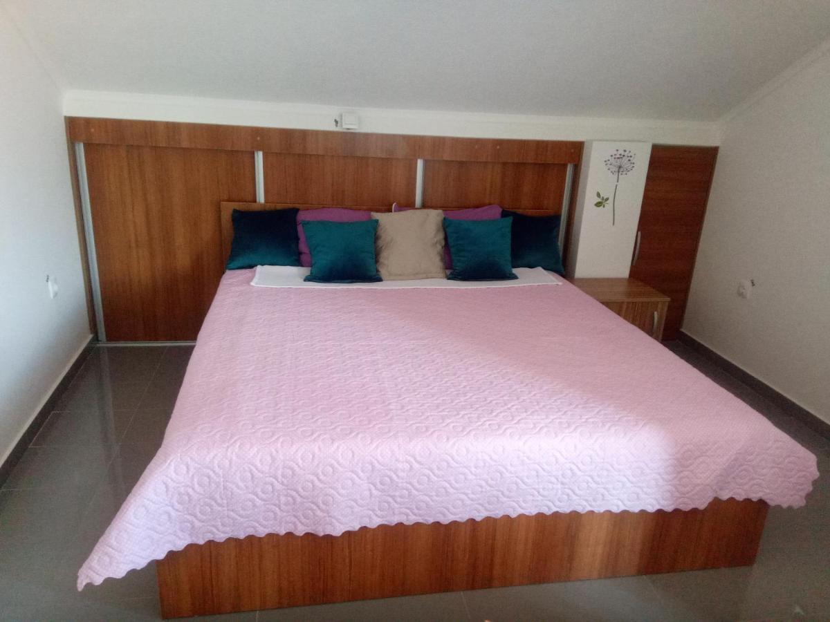 Yard House Trpejca Hotel Ohrid Værelse billede